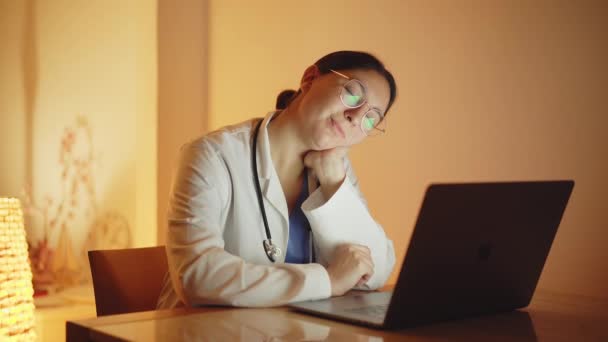 Close Shot Female Doctor Working Computer Tired Gestures Stress Fatigue — Stock Video