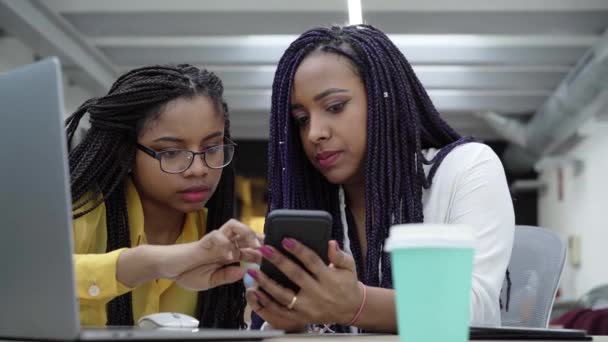 African American Female Coworkers Talk Work Together Share Ideas Digital — Stock Video