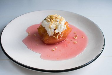 Lezzetli ayva tatlısını yakından çek..