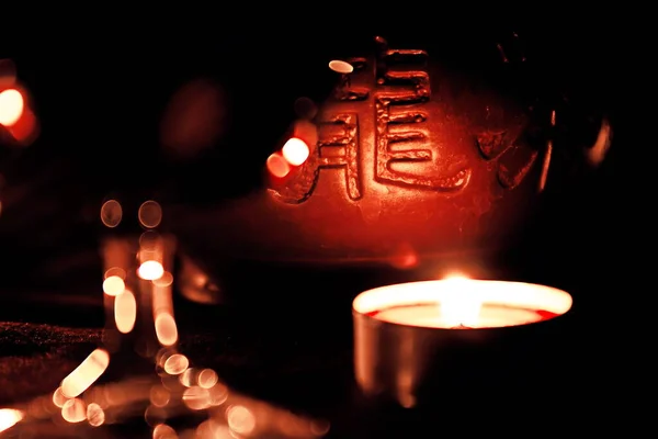 Ceremonia Del Sobre Fondo Oscuro Con Velas Encendidas —  Fotos de Stock