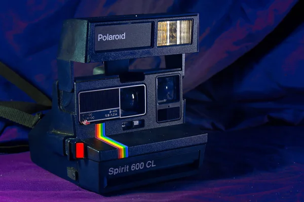 Старая Камера Фиолетовом Фоне — стоковое фото