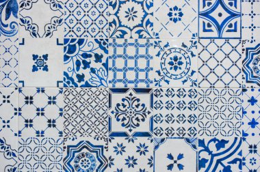 Eski mavi ve beyaz çini eser, azulejos