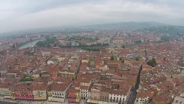 이탈리아 베로나 시의 공중 보기. — 비디오