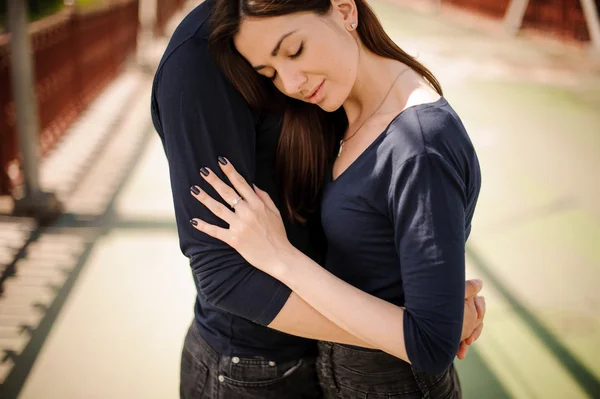 Man comforting his woman outdoor — Stock Photo, Image