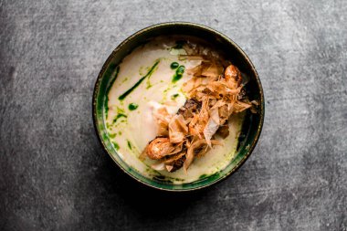 Lezzetli bir tabak füzyon mutfağı.