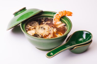 Karides miso çorbası