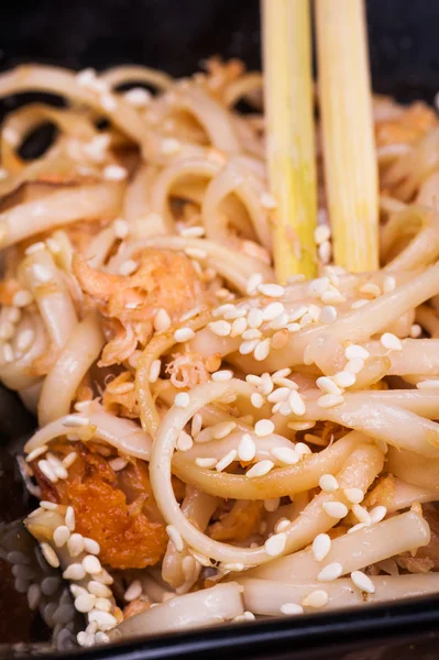 Fideos udon fritos — Foto de Stock