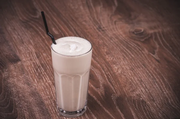 Shake czekoladowy mleka w szkle — Zdjęcie stockowe