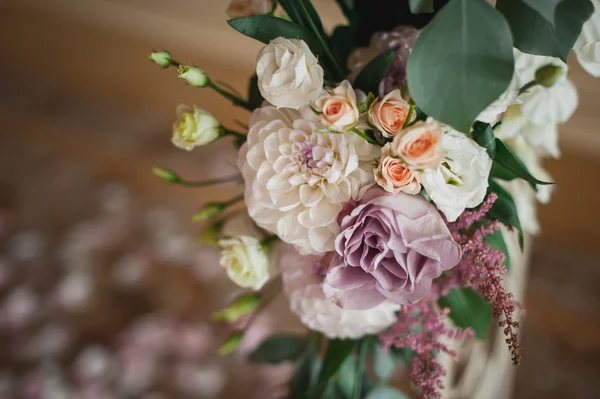 Bela flor mista decoração de casamento — Fotografia de Stock