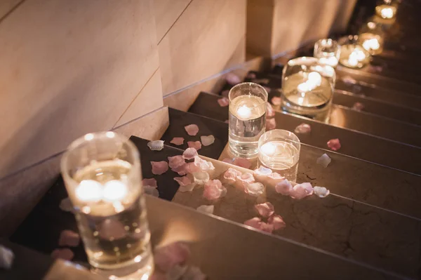 Decoración de velas en la escalera — Foto de Stock