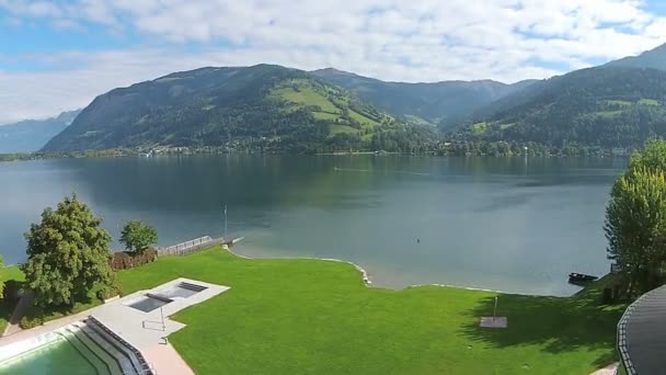 Luchtfoto op meer in Oostenrijk Cartina del brusco — Stockvideo