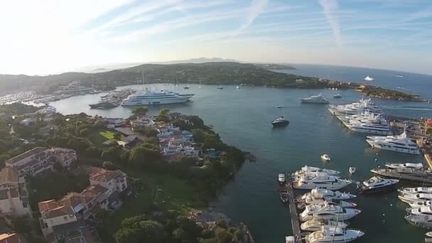 Ιταλία. Εναέρια θέα πάνω από το λιμάνι, Σαρδηνία, — Αρχείο Βίντεο