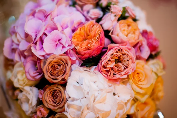 鮮やかな花の美しい花束 — ストック写真