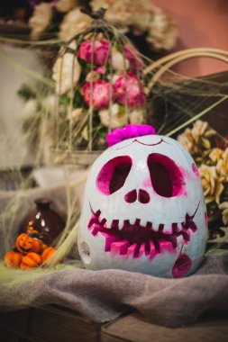 Cadılar Bayramı Balkabağı kadınsı yüz.