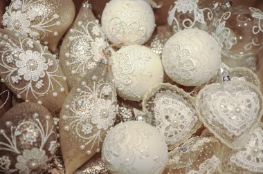 Beyaz christmas dekorasyon kutusunda 