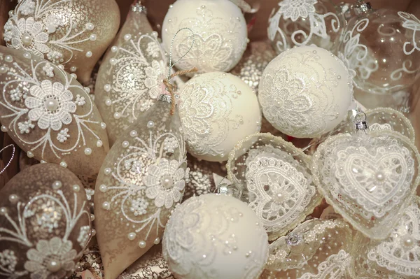 Fehér karácsonyi dekoráció mezőbe — Stock Fotó