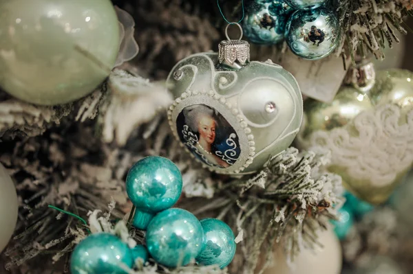 Noel ağacı Ball portre ile yakın çekim — Stok fotoğraf