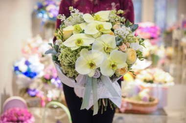 büyük orkide büyük beyaz buket 