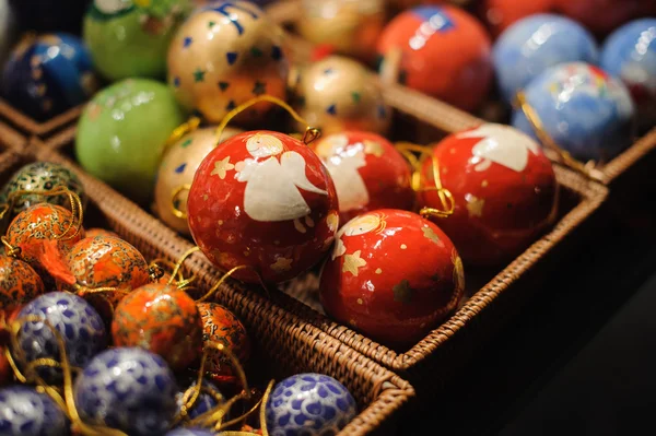 Boules de Noël sur le marché à Vienne — Photo