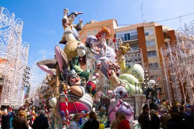 Mart 2016. Valencia, İspanya. Küba 'nın kesişen yollarındaki 2016 Falla' nın resmi - Literato Azorin, o yılın özel bölümünde birincilik ödülü alan kişi.