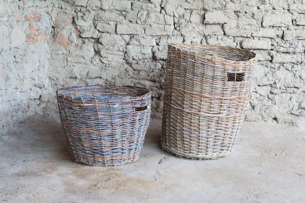 Dos cestas trenzadas del siglo broze — Foto de Stock