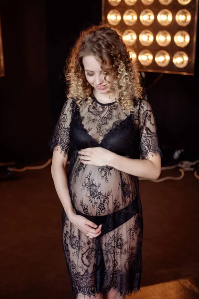 Enceinte Jeune Belle Femme Modèle Blonde Mode Studio Sous Vêtements — Photo