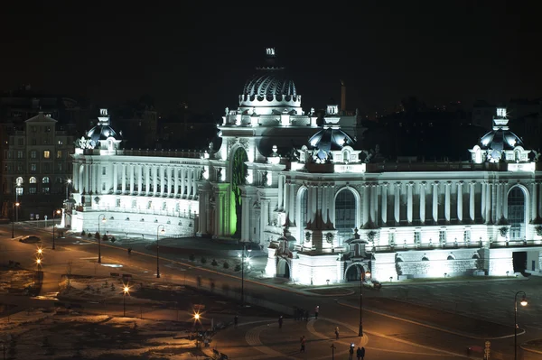 Çiftçiler geceleri, Kazan Sarayı