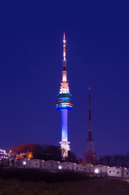 Seul Kulesi, Kore'de Namsan Kulesi