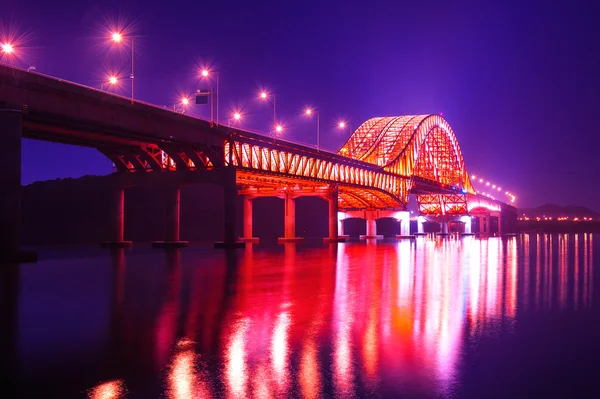 Puente Banghwa por la noche en Seúl, Corea — Foto de Stock