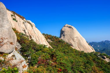 Baegundae tepe ve sonbahar, Güney Seul dağlarda Bukhansan 