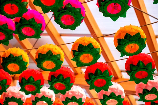 Färgglada lyktor på Buddhas födelsedag, Korea. — Stockfoto