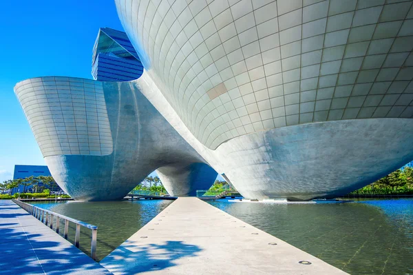 INCHEON, COREIA DO SUL - MAIO 20: INCHEON, COREIA DO SUL - MAIO 20: O Parque Central de Songdo é o plano espacial verde, inspirado em NYC. Foto tirada em maio 20,2015 em Incheon, Coréia do Sul . — Fotografia de Stock