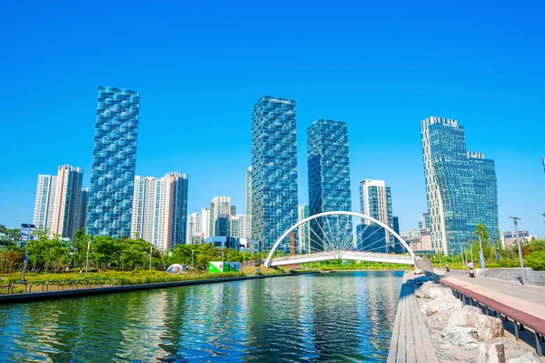 INCHEON, COREA DEL SUD - 20 MAGGIO: INCHEON, COREA DEL SUD - 20 MAGGIO: Songdo Central Park è il piano di spazi verdi, ispirato a New York. Foto scattata il 20 Maggio 2015 a Incheon, Corea del Sud . — Foto Stock