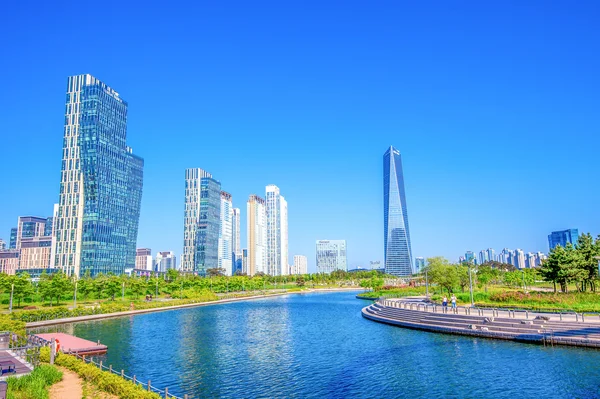 INCHEON, COREIA DO SUL - MAIO 20: INCHEON, COREIA DO SUL - MAIO 20: O Parque Central de Songdo é o plano espacial verde, inspirado em NYC. Foto tirada em maio 20,2015 em Incheon, Coréia do Sul . — Fotografia de Stock