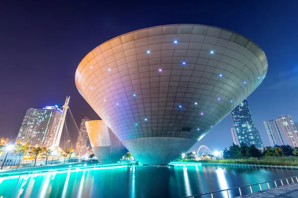 INCHEON, COREIA DO SUL - 19 DE SETEMBRO: O Parque Central de Songdo é o plano espacial verde, inspirado na NYC . — Fotografia de Stock