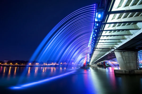 Mostra della fontana dell'arcobaleno a Expo Bridge in Corea del Sud . — Foto Stock