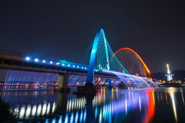 Espectáculo de la fuente del arco iris en Expo Bridge en Corea del Sur . — Foto de Stock