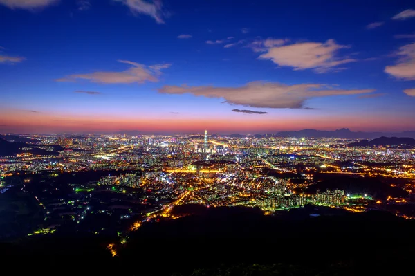 Corea del Sur skyline de Seúl, La mejor vista de Corea del Sur con el centro comercial Lotte mundo . — Foto de Stock