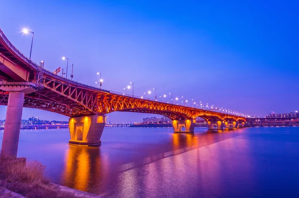 Seongsu brug bij nacht in seoul, korea. — Stockfoto