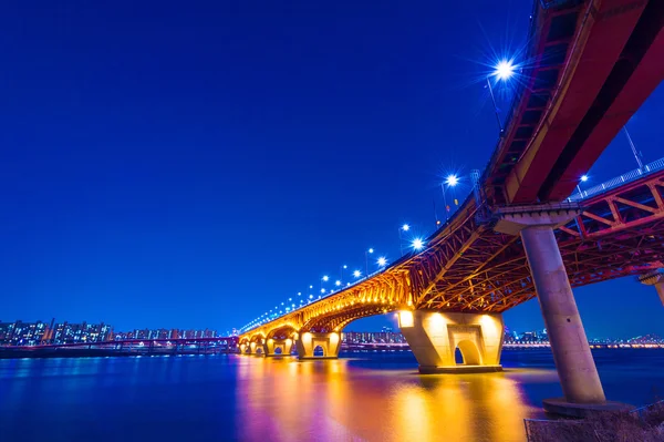 Seongsu bridge v noci v Soulu, korea. — Stock fotografie