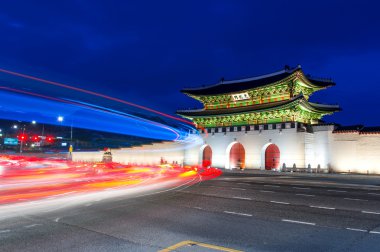 Gyeongbokgung Sarayı gece Seoul, Güney Kore.