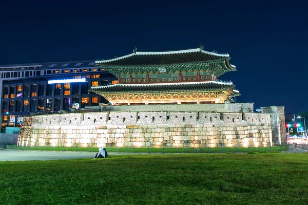 Ντονγκνταεμούν πύλη στην Κορέα. — Φωτογραφία Αρχείου