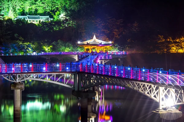 Ξύλινη γέφυρα ή γέφυρα Wolyeonggyo στην Andong, Κορέα. — Φωτογραφία Αρχείου