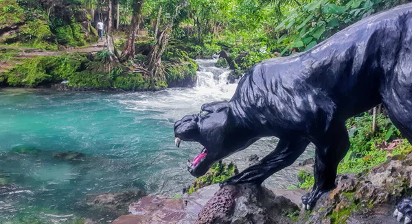 Statue Animal Debout Côté Ruisseau Dans Jungle — Photo