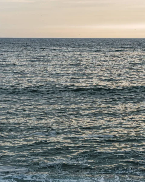 Blauwe Oceaan Panorama Van Lima Kust Zon Reflectie Kalme Golven — Stockfoto