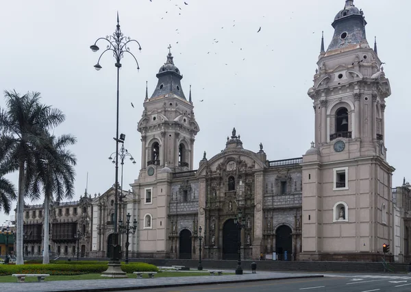 Salgın Zamanlarında Lima Meydanı Boş Lima Katedrali Manzarası Başpiskopos Sarayı — Stok fotoğraf
