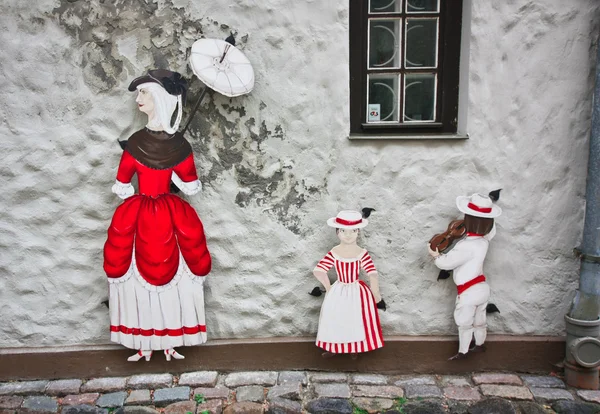 "Семья в красном "на улице Риги — стоковое фото