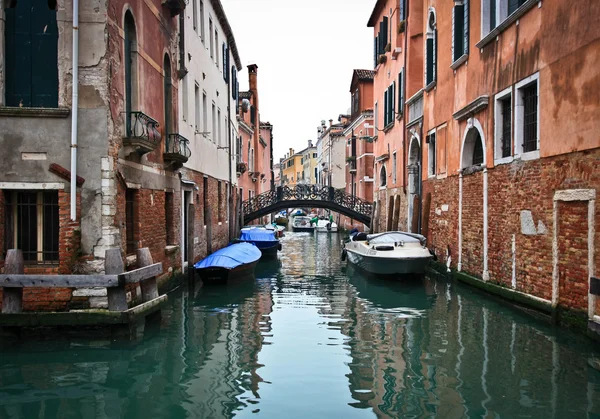 Alte brücke in venedig — Stockfoto