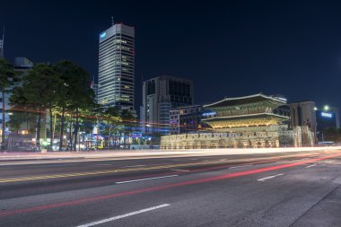 Şehir Seul, Güney Kore geçiş eski kapısı'nın manzarası