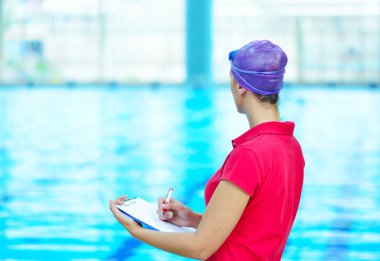 Güzel eğitmen Pano'da yazma